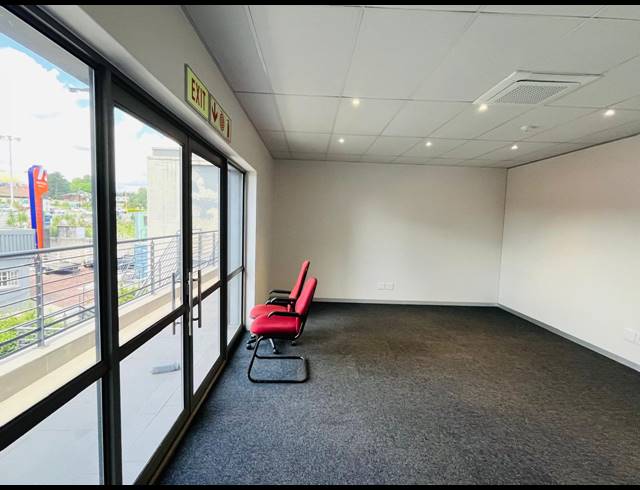 250M² OFFICE TO LET IN FOURWAYS